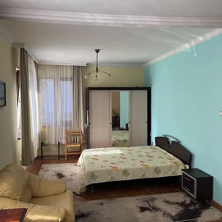 при Bond-100 м/2 със градина Burgas City